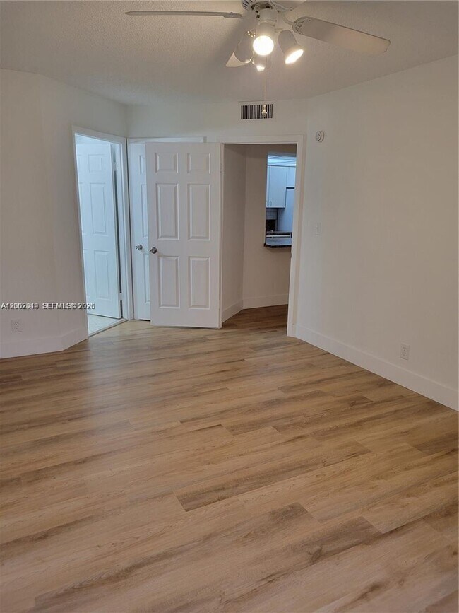 Building Photo - 8290 Lake Dr