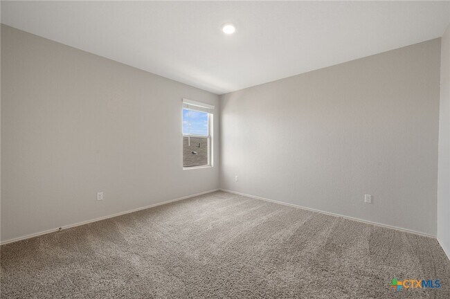 Building Photo - 817 Circle Wy