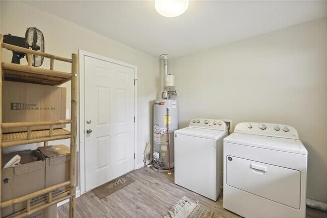 Building Photo - 4142 Blackhawk Dr