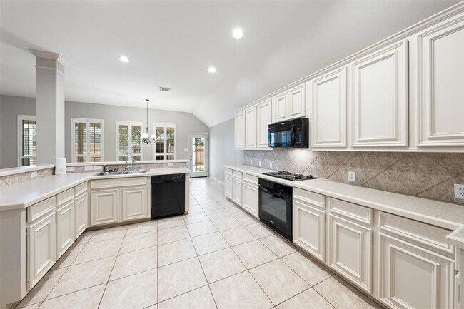 Building Photo - 21922 Rivergate Ct