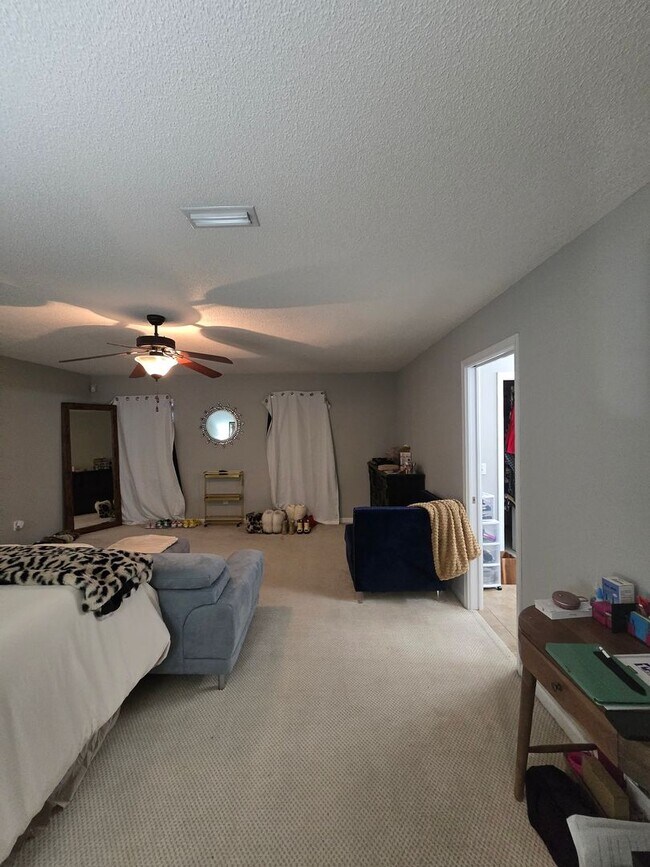 Building Photo - Woodland Park