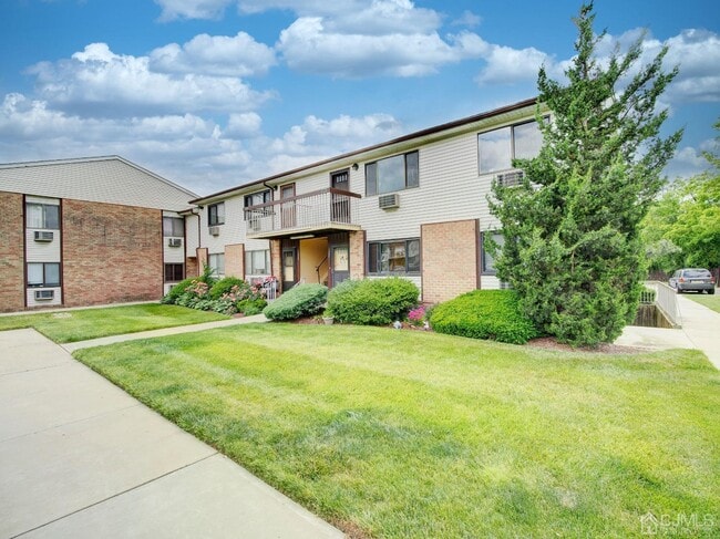 Building Photo - 1222 Cricket Ln