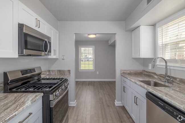 3BR, 2.5BA - 1,350SF - Kitchen