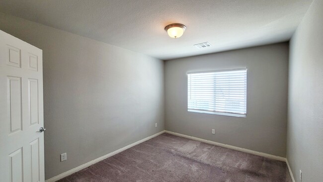 Building Photo - 7275 Shannon Ridge Ct