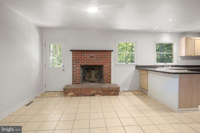 Building Photo - 6065 Eagles Nest Ln