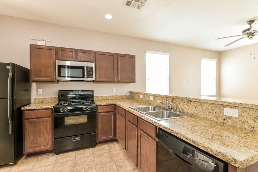 Building Photo - 967 Wembly Hills Pl