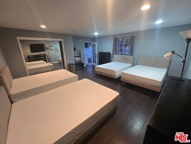 Building Photo - 19150 Topham St