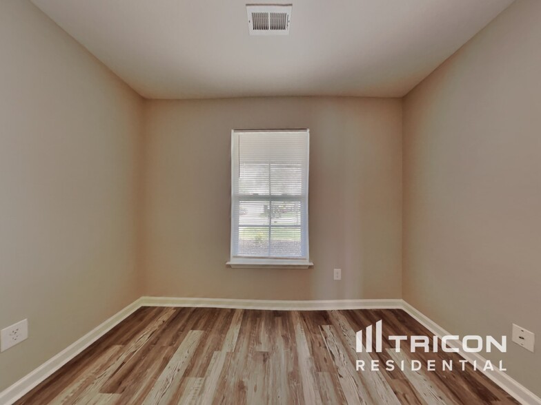 Building Photo - 2806 Wild Poplar Way