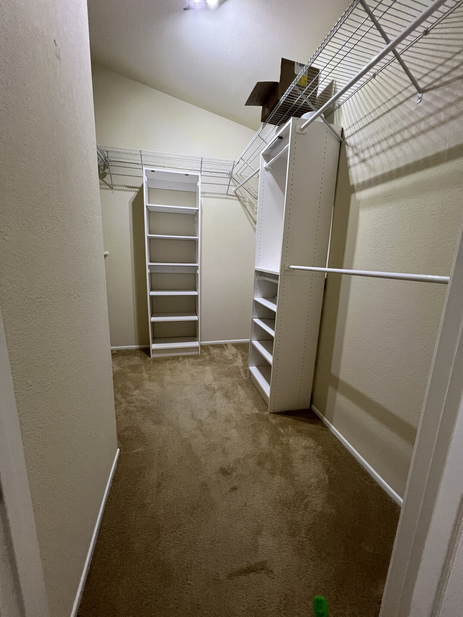 Building Photo - 10665 Cherry Hills Dr