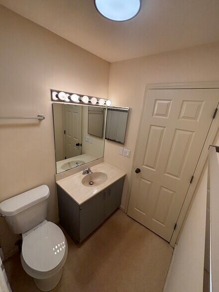 Building Photo - 2325 S 10th St