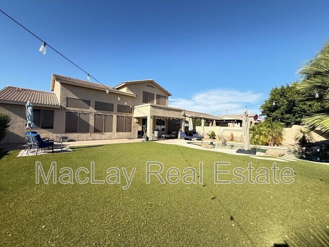 Building Photo - 757 W Aloe Pl