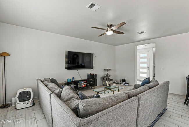 Building Photo - 13420 Highworth Dr