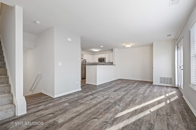 Building Photo - 431 Chopin Ct