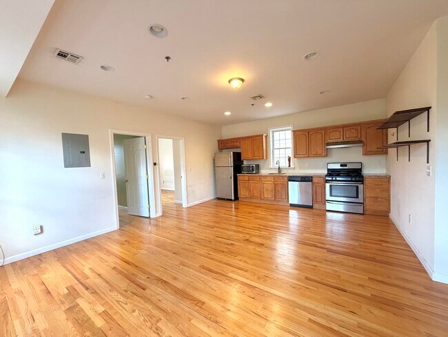 Building Photo - 687 Avenue A