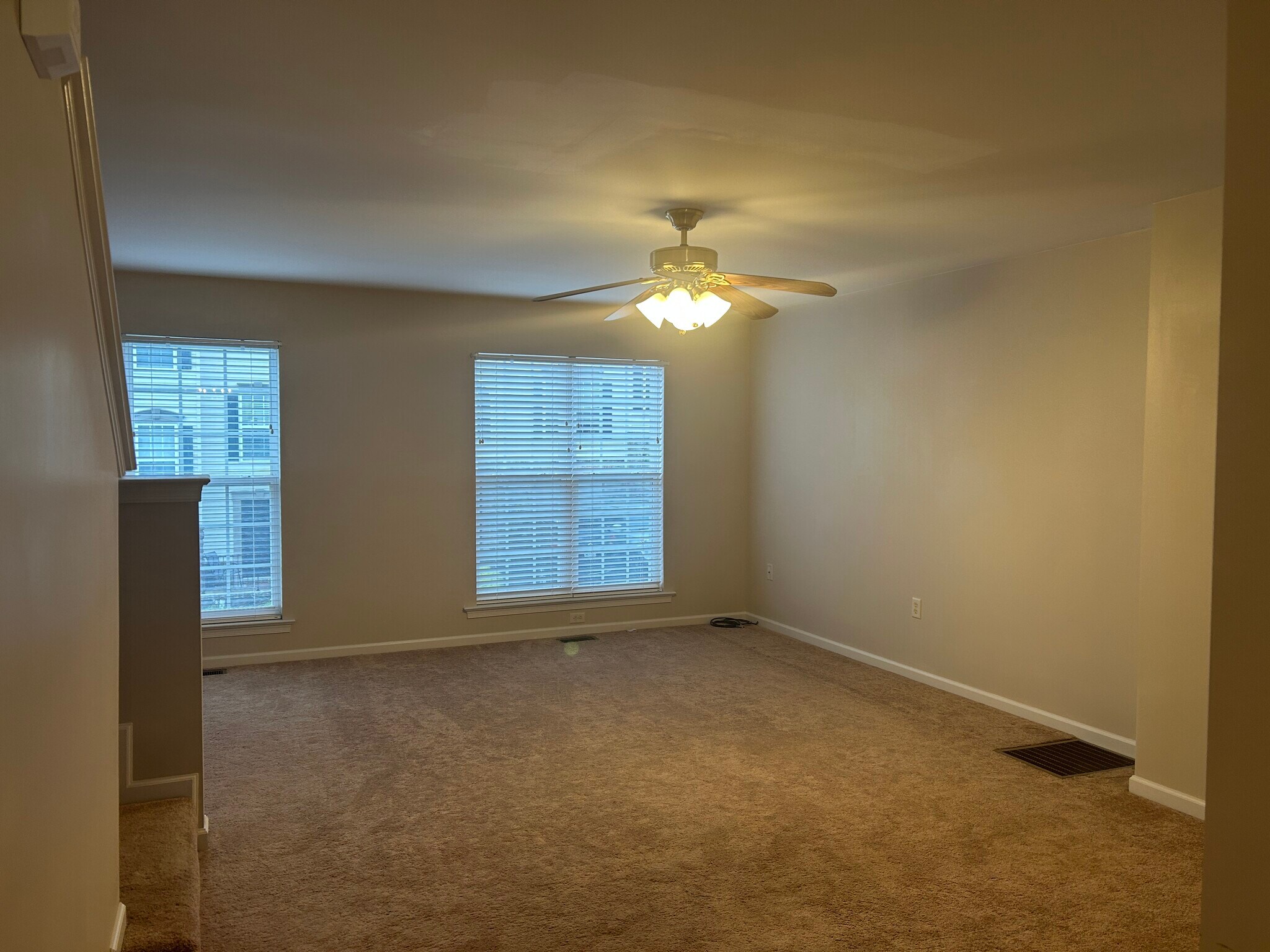 Building Photo - 2717 Foxshire Dr