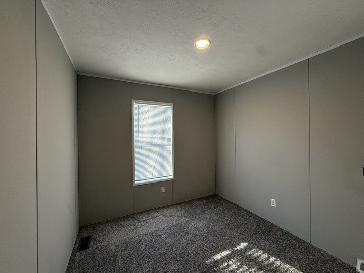 Building Photo - 10610 State Rte 762