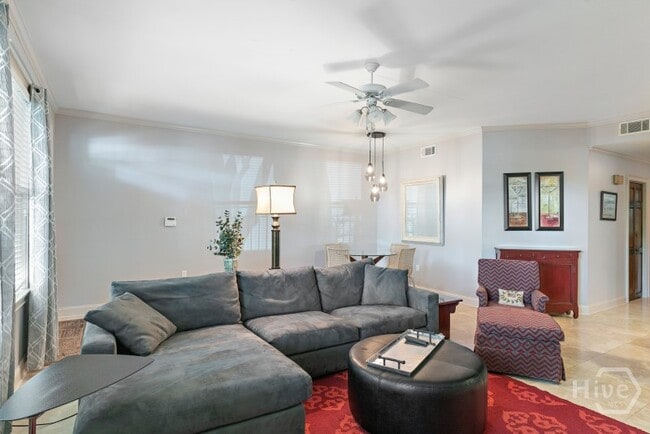 Building Photo - 430 E Oglethorpe Ave