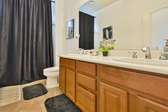 Building Photo - 9952 Spring View Way