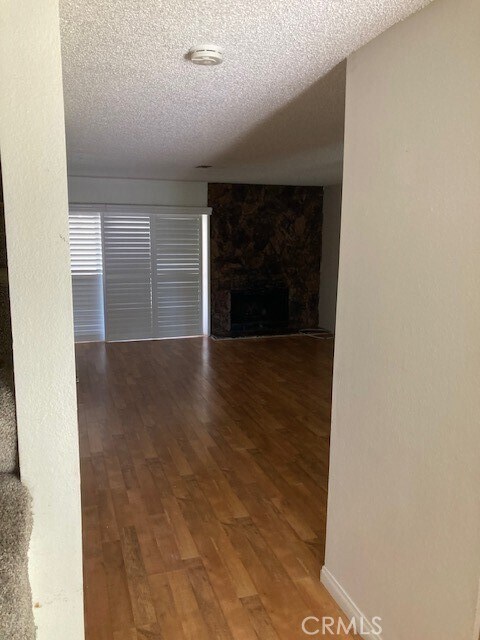 Building Photo - 156 Tamarisk St