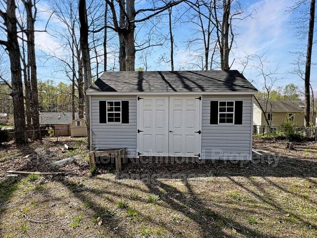 Building Photo - 2704 Susten Ct
