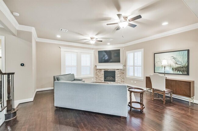 Building Photo - 11002 Upland Forest Dr