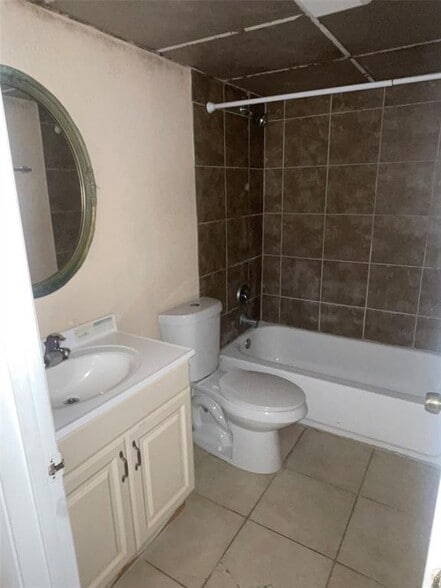 Building Photo - 4730 NW 9th Dr