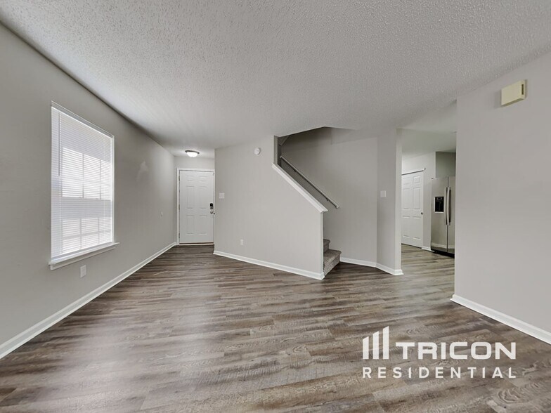 Building Photo - 4473 Redcliff N Ln
