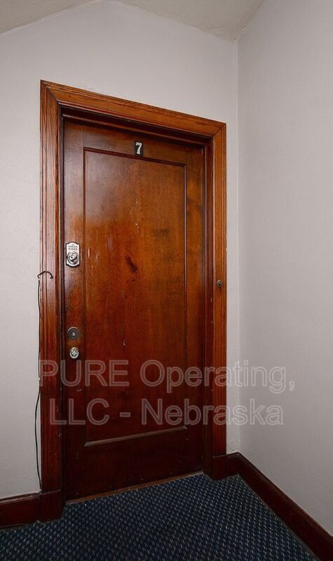 Building Photo - 406 N 49th St