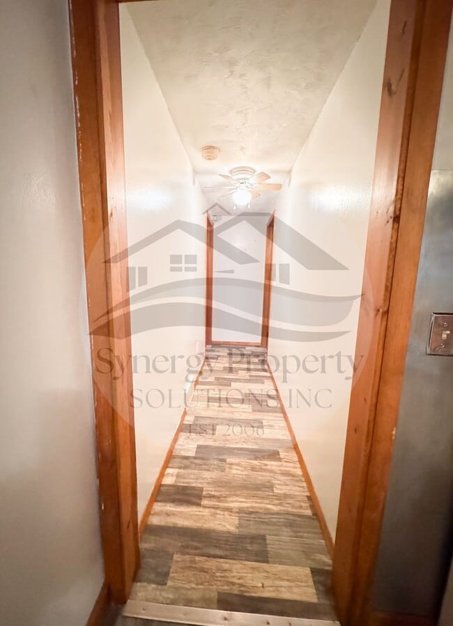 Building Photo - Ranch Home