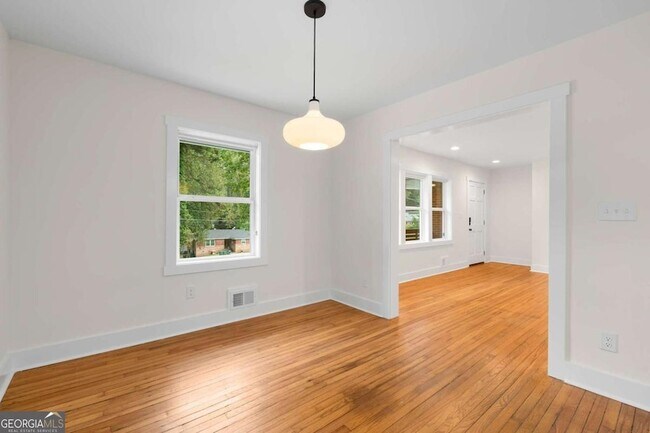 Building Photo - 1857 Boulderview Dr SE