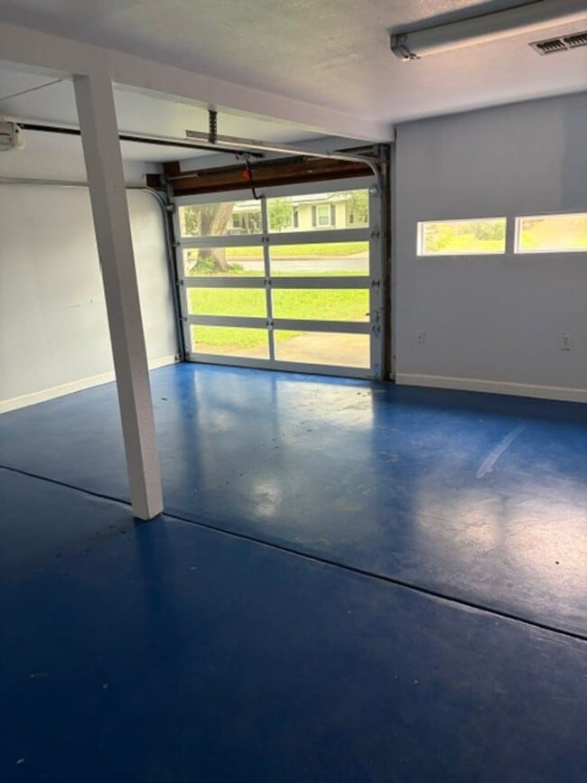 Building Photo - Rental Home
