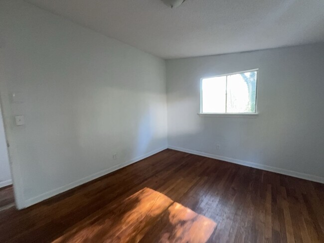 Building Photo - Pet Friendly! 3 bedroom in East Chattanoog...
