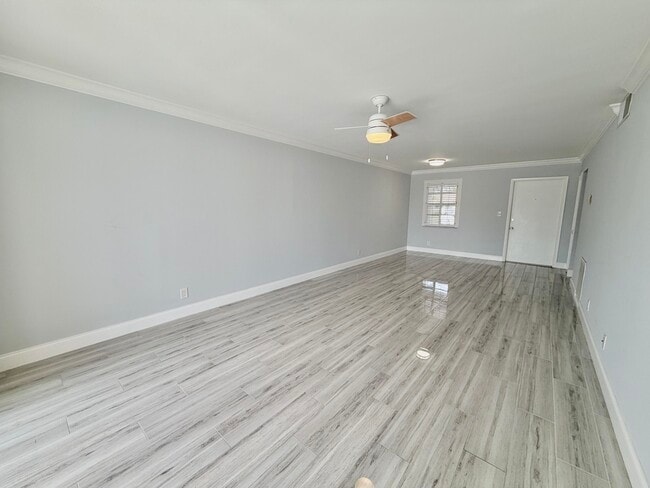 Building Photo - 312 Northlake Dr