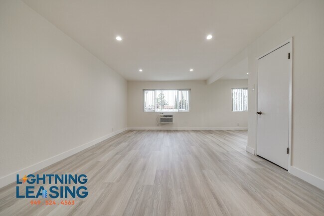 Building Photo - 20434 Cohasset St