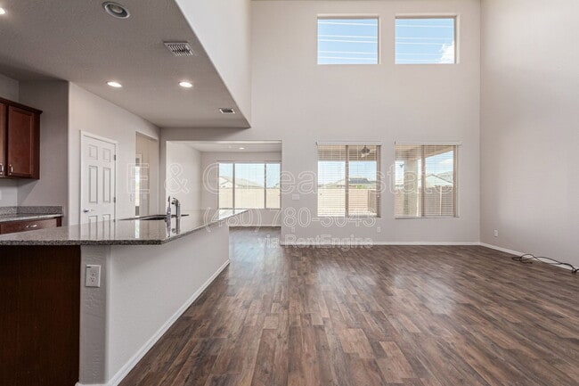 Building Photo - 1130 W Danish Red Trail