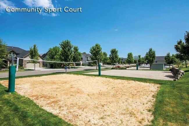 Building Photo - 1019 Opus St E