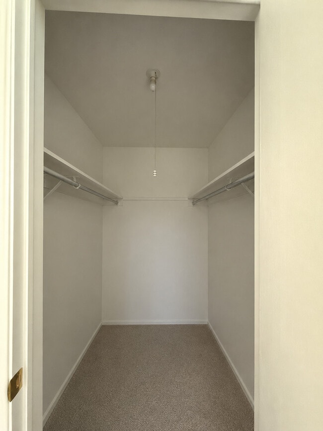 Building Photo - 355 Lambert Dr