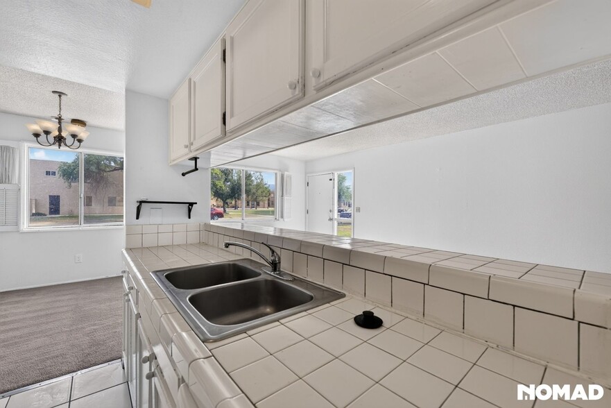 Building Photo - 6640 Calle Ln