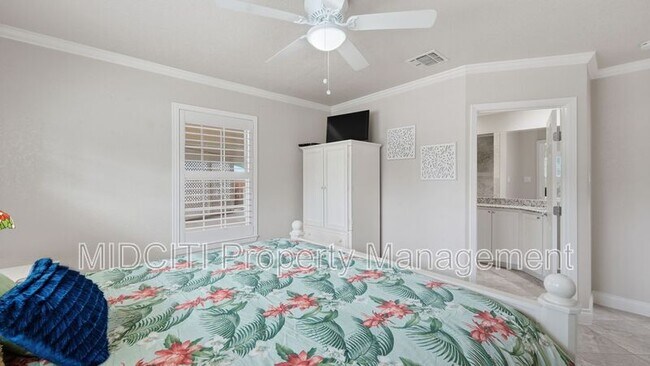 Building Photo - 156 Trelawney St