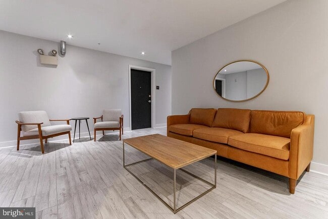 Building Photo - 412 S 13th St