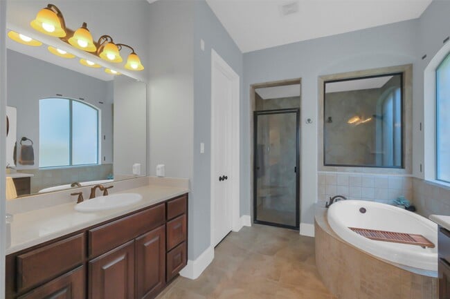 Building Photo - 2810 Red Maple Dr