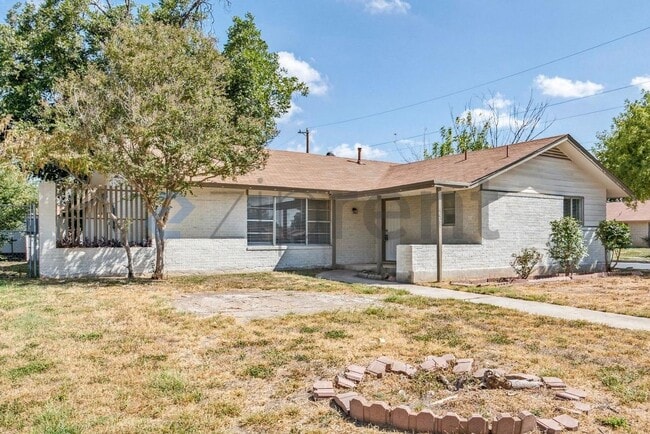 Building Photo - 4427 Jamestown Dr