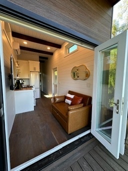 Building Photo - 1 Limetree Ln