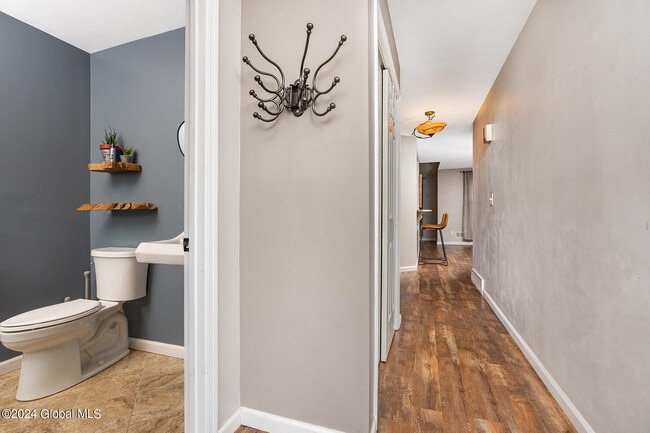 Building Photo - 15 Stirrup Dr