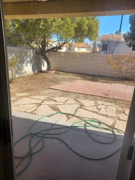 Building Photo - 5752 Indian Springs St