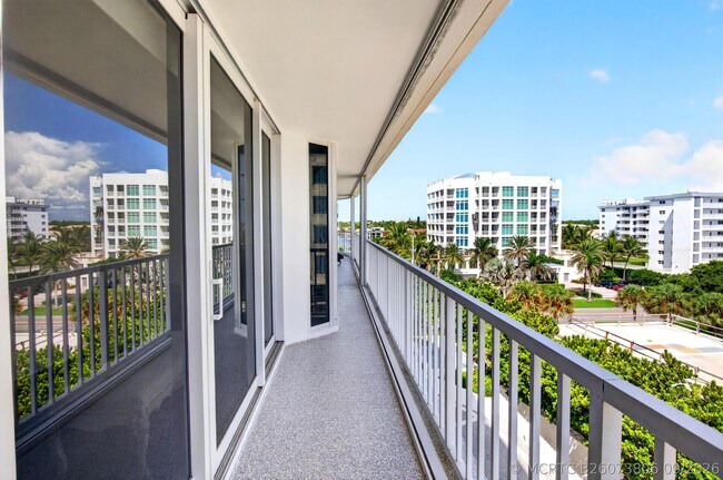 Building Photo - 3211 S Ocean Blvd
