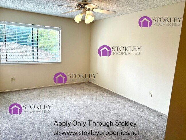 Building Photo - 5085 Valley Crest Dr