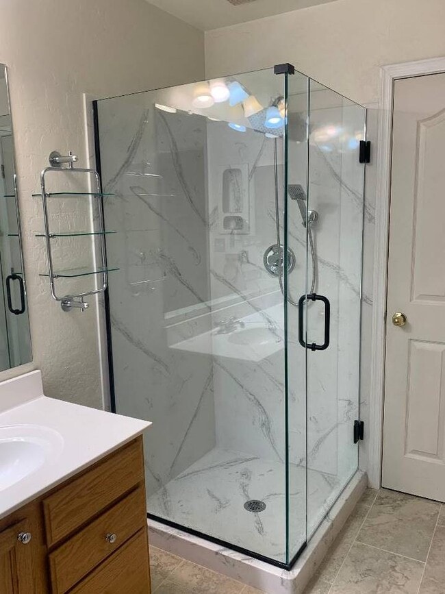 Building Photo - 519 W Douglas Ave