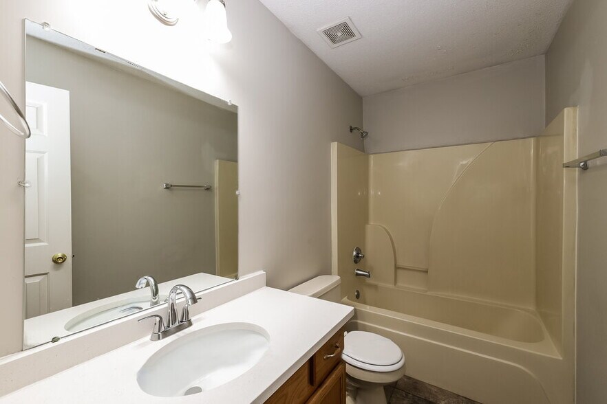 Building Photo - 6859 Showboat Ln