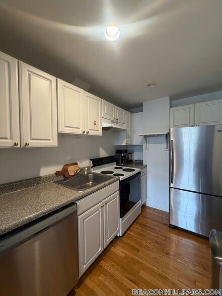 Building Photo - 14 Derne St